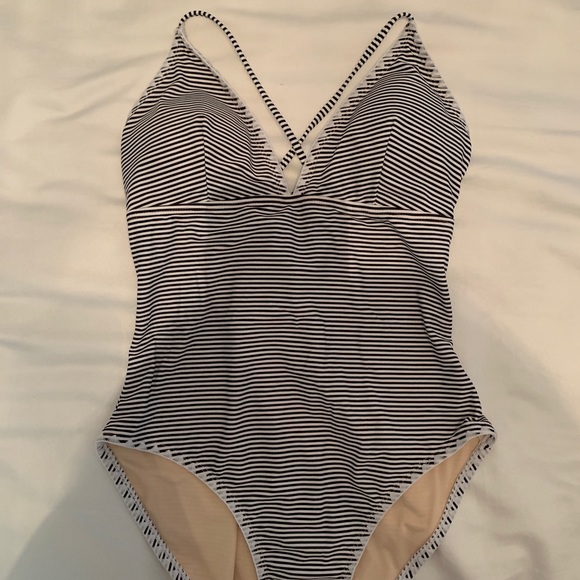 Brand new striped Cupshe one piece bathing suit - Picture 1 of 7
